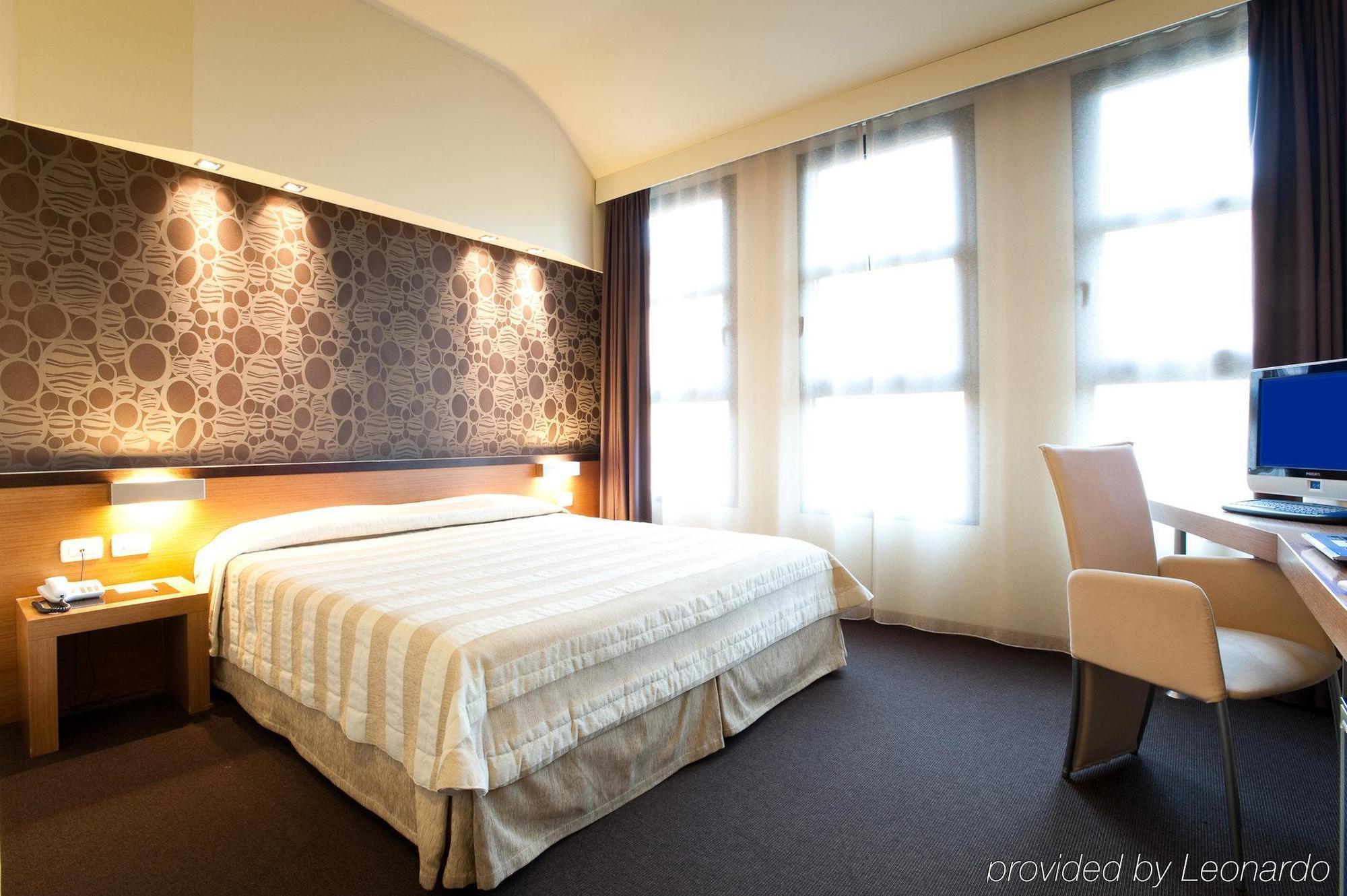 Hc3 Hotel Bolonia Habitación foto